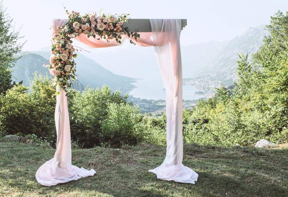 Hochzeit: Bogen aus Holz