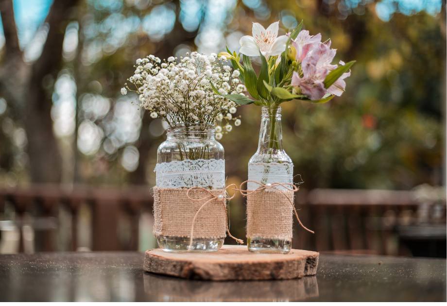 Hochzeitsdecko DIY - Vasen die Braut und Bräutigam symbolisieren