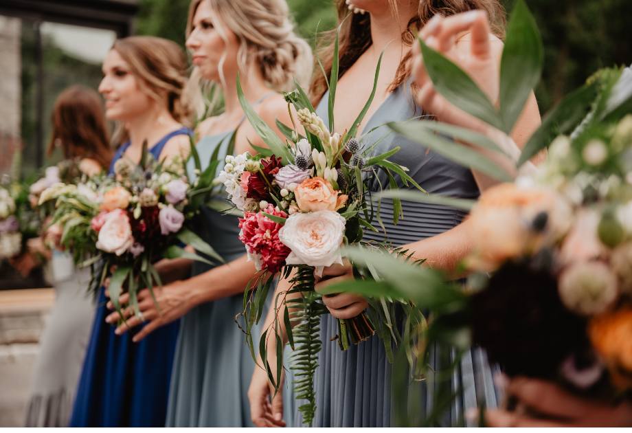 Brautjungfern bei Gartenhochzeit